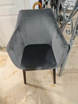 Sillón de terciopelo gris