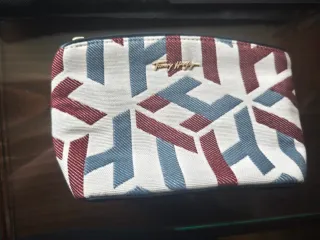 Neceser Yves Saint Laurent Negro y Tommy Hilfiger