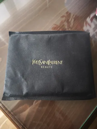 Neceser Yves Saint Laurent Negro y Tommy Hilfiger