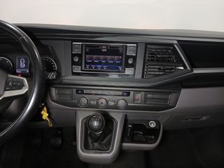 VOLKSWAGEN CARAVELLE CORTA KOMBI 2.0 TDI 110 CV