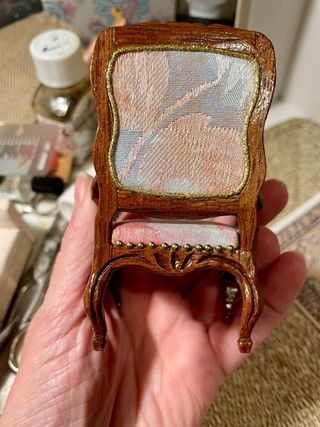 Poltroncina Capolavoro per casa delle bambole