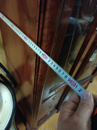 Vitrina clásica madera nogal