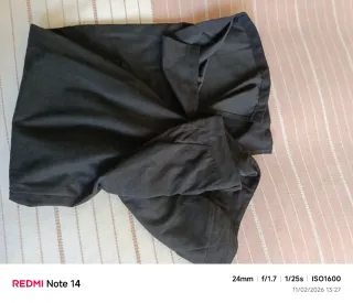 Pantalón pana negro talla XXL es modelo Grande.