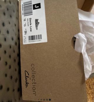 Zapatos Clarks grises