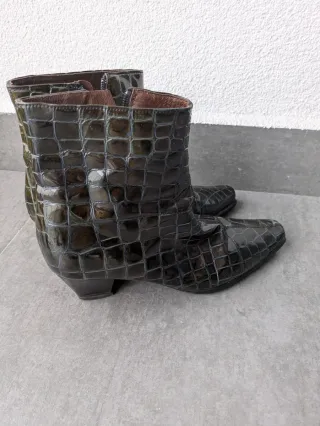 Botines efecto piel cocodrilo Laura By Lodi