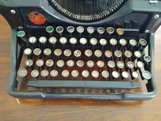 Máquina de escribir Underwood antigua