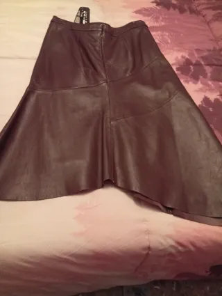 Falda de cuero marrón