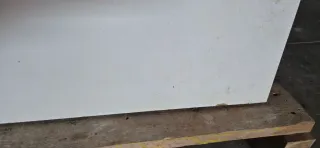 Puerta blanca con Marco