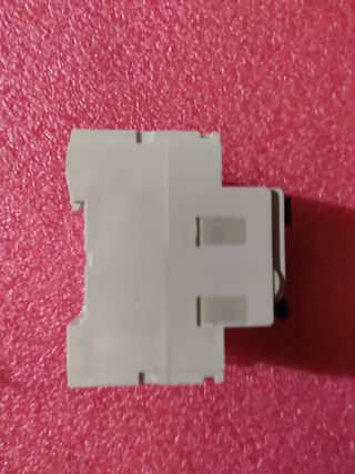 Interruptor Diferencial Schneider 23040 4P 25A 300