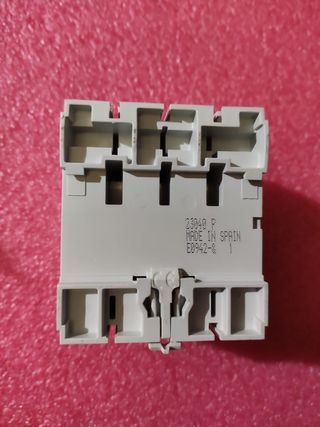 Interruptor Diferencial Schneider 23040 4P 25A 300