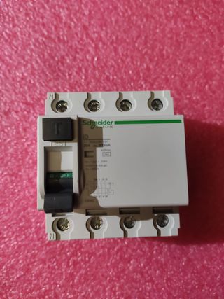 Interruptor Diferencial Schneider 23040 4P 25A 300