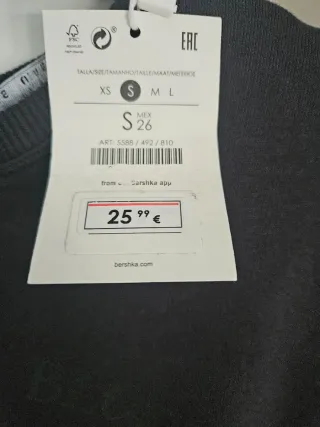 Mono Bershka negro con mensaje