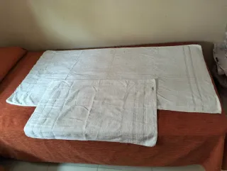 2 Toallas Blancas (1 Grande, 1 Pequeña) algodón