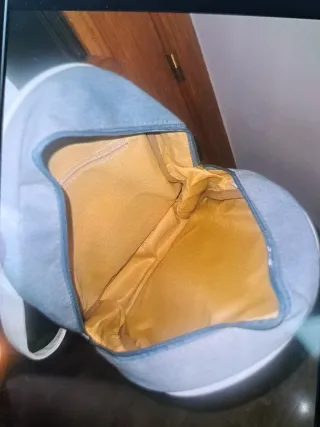 Mochila mujer gris y blanca