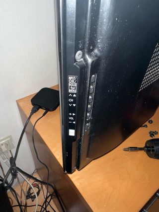 Panasonic TX-P65VT60E. Pantalla Rota en traslado.