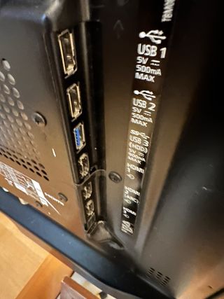 Panasonic TX-P65VT60E. Pantalla Rota en traslado.