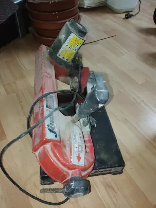 Sierra de cinta para metal