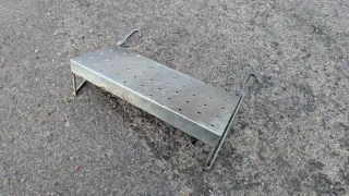 Peldaño galvanizado de obra