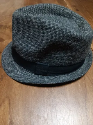 Cappello donna grigio e nero