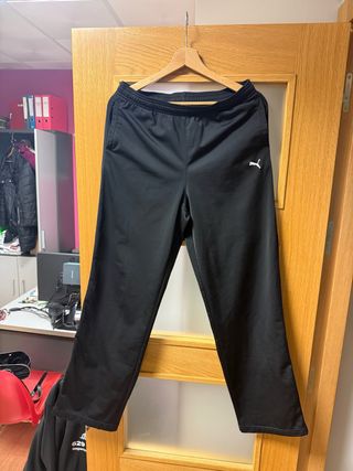 Pantalón chándal Puma negro Talla S o XXL niño