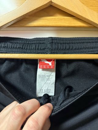 Pantalón chándal Puma negro Talla S o XXL niño