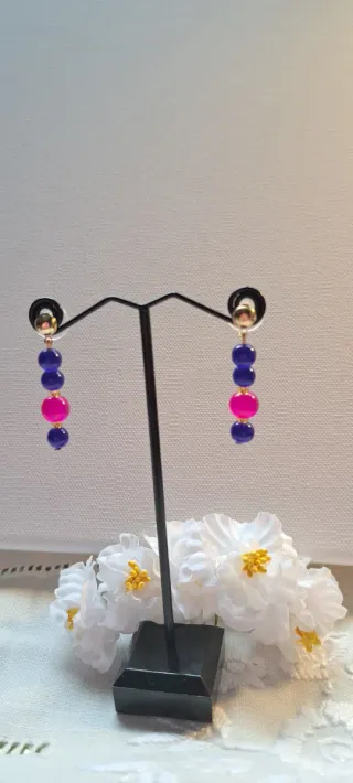 Pendientes largos azul y fucsia
