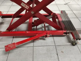 Elevador de motos banco de trabajo