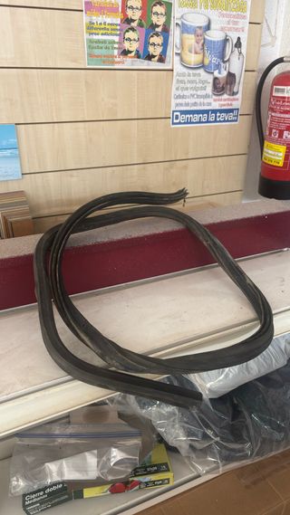 Goma capó Peugeot 206