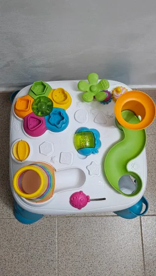 Mesa de actividades infantil