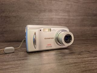 Cámara Digital Olympus D-545 Zoom 4MP