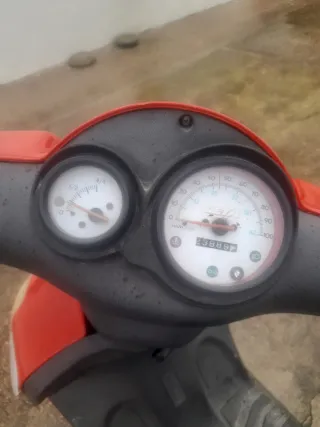 Beta Scooter Roja y Plata con ITV y Papeles