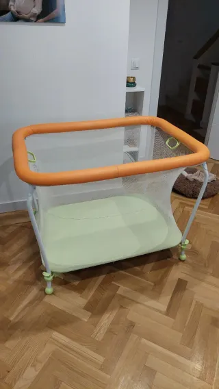 Parque infantil en buen estado