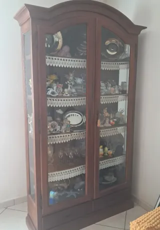 Vetrinetta in legno massello con ante in vetro