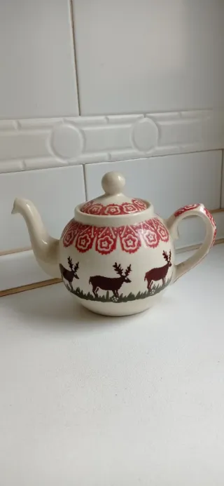 Tetera de cerámica inglesa con renos
