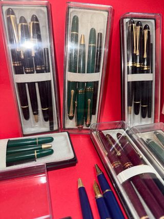 Lotto 24 penne: 8 stilografiche, 16 sfera