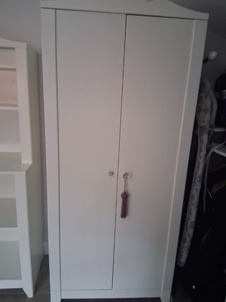 Armario y vitrina infantil blanco