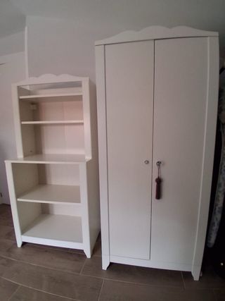 Armario y vitrina infantil blanco