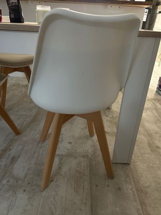4 Sillas de comedor blancas y madera 1 silla :20€