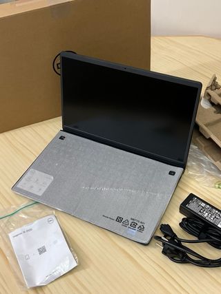 Portátil Dell Inspiron 15 3520 Intel i5 512GB FHD