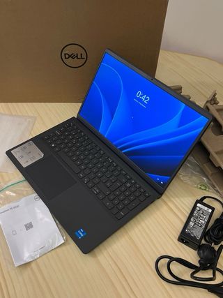 Portátil Dell Inspiron 15 3520 Intel i5 512GB FHD
