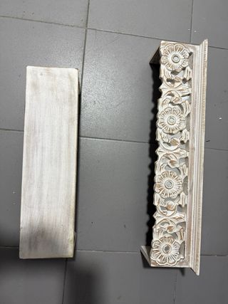 Estanterías de madera tallada (2 unidades)