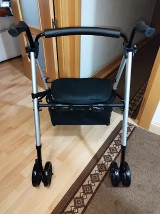 Andador Plegable con Cesta