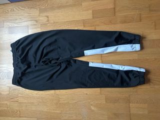 Pantalón Nike Negro y Blanco