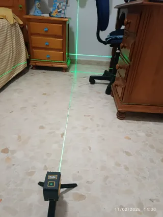 Nivel Láser HILDA con trípode y accesorios