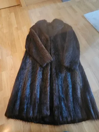 Abrigo piel castor marrón