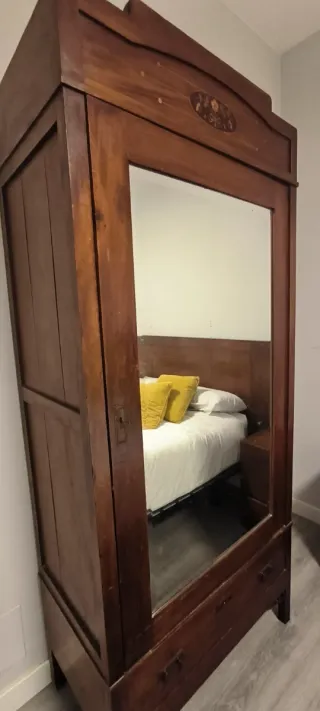 Armario Vintage S.XIX Madera y espejo.