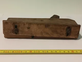 Cepillo carpintero o gramil de madera