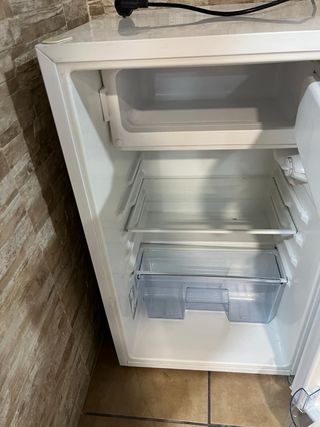 Piccolo frigorifero Hisense con congelatore