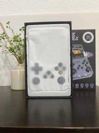 Consola Retro Portátil R36S Blanca