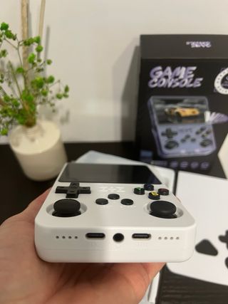 Consola Retro Portátil R36S Blanca